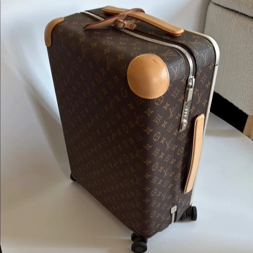 Louis Vuitton Monogram Canvas Travel Bag - Picture 7 of 15